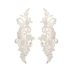 Aplicación Bordada En Crudo Y Rosa Maquillaje. Pareja