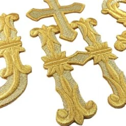 Aplicación Bordada Para Coser Conjunto JHS. Dos Oros -Merceria Botton aplicacion bordada para coser conjunto jhs dos oros 1