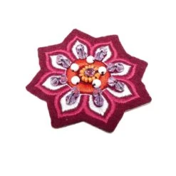 Aplicación Termo De Flor Picos Con Tupis 6cm. Granate 5 Aplicación Termo De Flor Picos Con Tupis 6cm. Granate -Merceria Botton aplicacion termo de flor picos con tupis 6cm granate 1