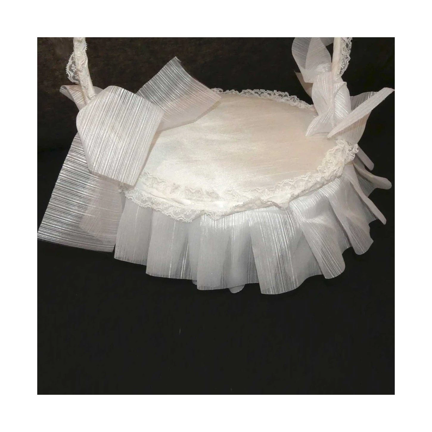 Canasto Para Ceremonia Decorado Con Organza 26x26x34cm 4 Canasto Para Ceremonia Decorado Con Organza 26x26x34cm - Imagen 2