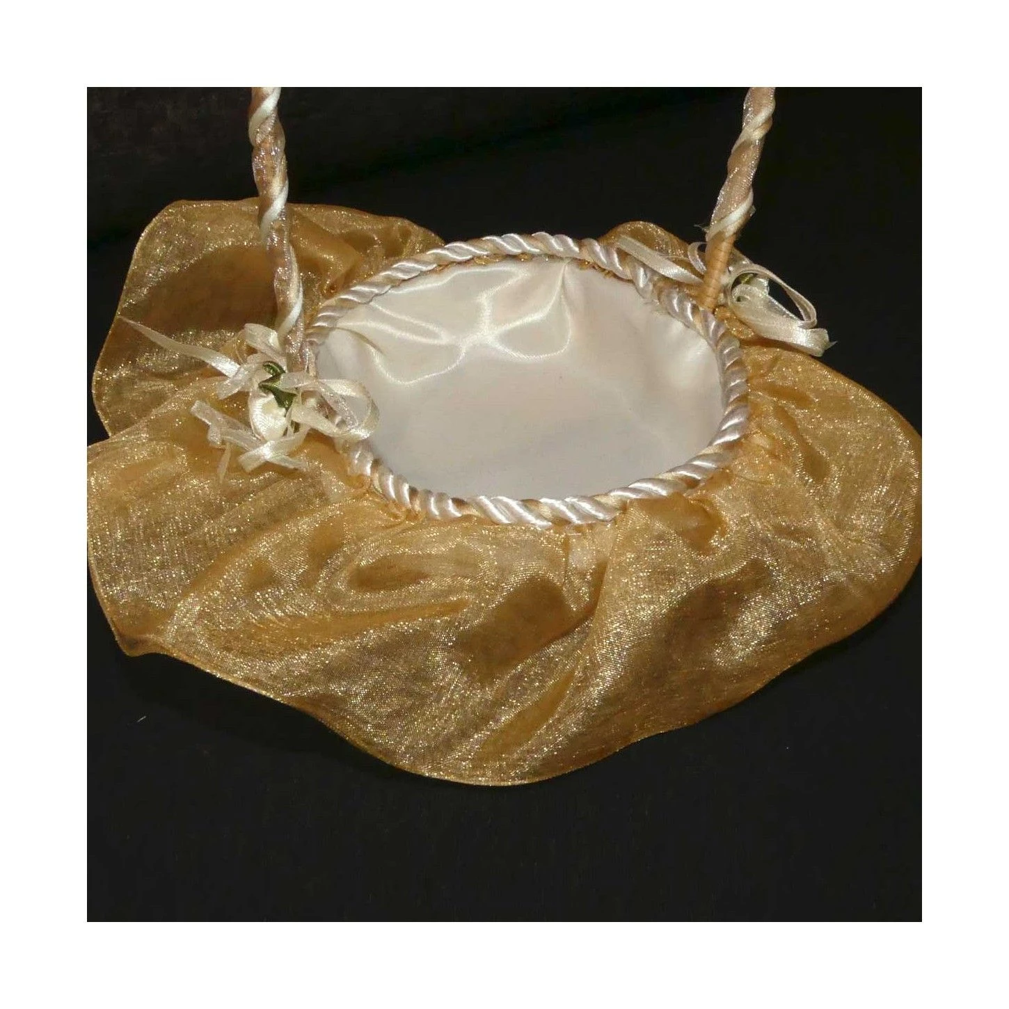 Cesta Para Ceremonia Decorada Organza Dorada 4 Cesta Para Ceremonia Decorada Organza Dorada - Imagen 2