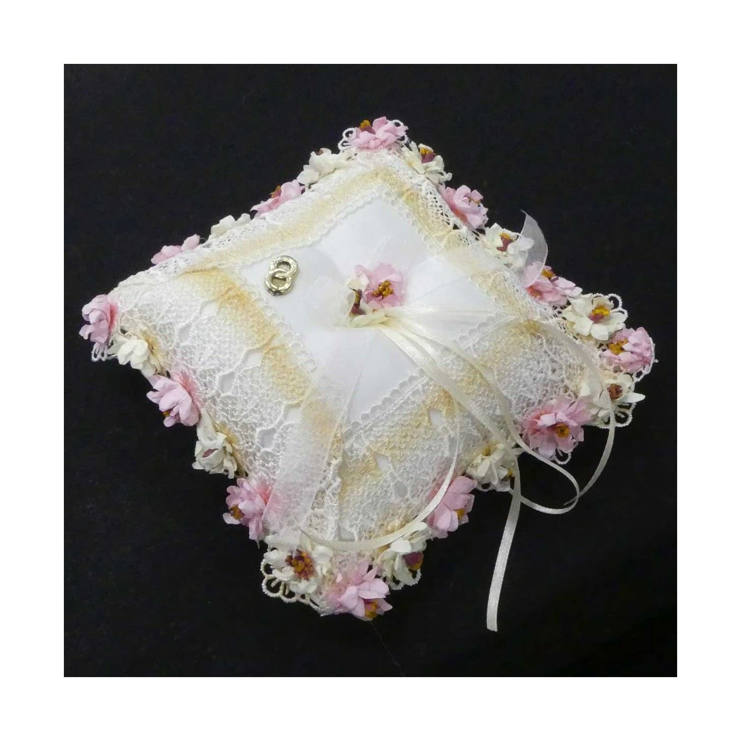 Cojín Para Alianzas Decorado Con Guipur Y Flores 14x14x3cm 3 Cojín Para Alianzas Decorado Con Guipur Y Flores 14x14x3cm