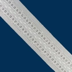 Entredós Bordado Crudo Cuadros 3,2cm. Conjunto 14