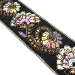 Galón Multicolor Y Dorado Con Lentejuela 6cm 5 Galón Multicolor Y Dorado Con Lentejuela 6cm -Merceria Botton galon multicolor y dorado con lentejuela 6cm 1