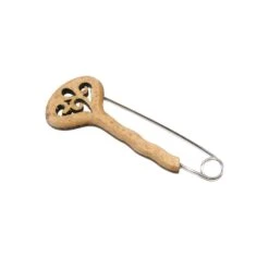 Imperdible De Madera Con Forma De Llave 95x35mm -Merceria Botton imperdible madera forma llave 95x35mm 1