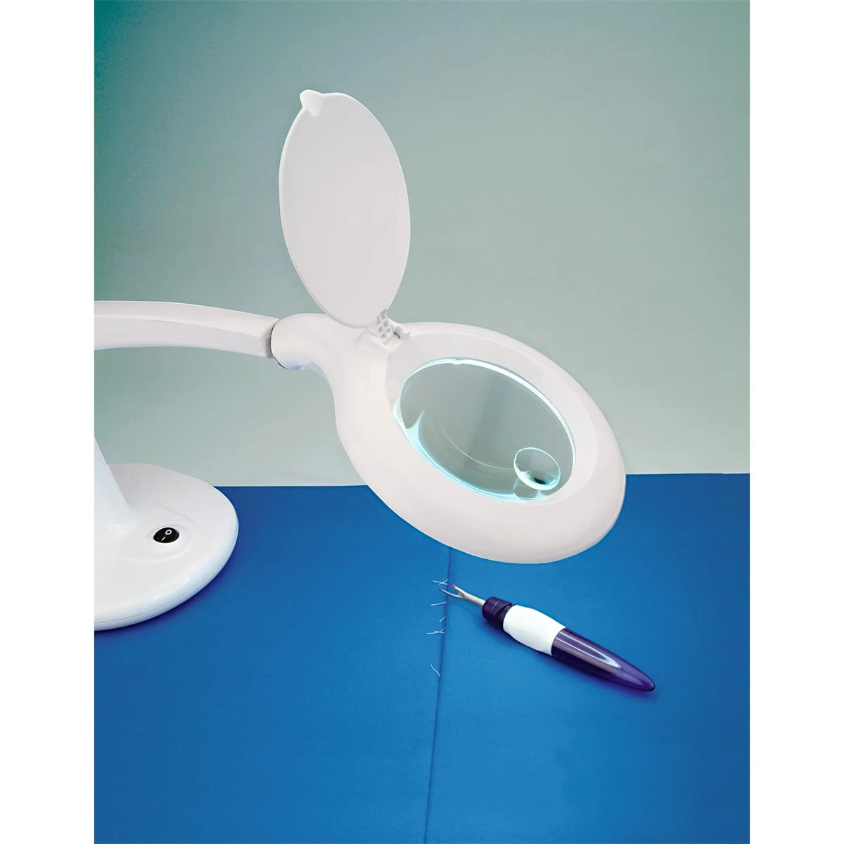 Lupa Con Lámpara Y Base. Prym 5 Lupa Con Lámpara Y Base. Prym - Imagen 3