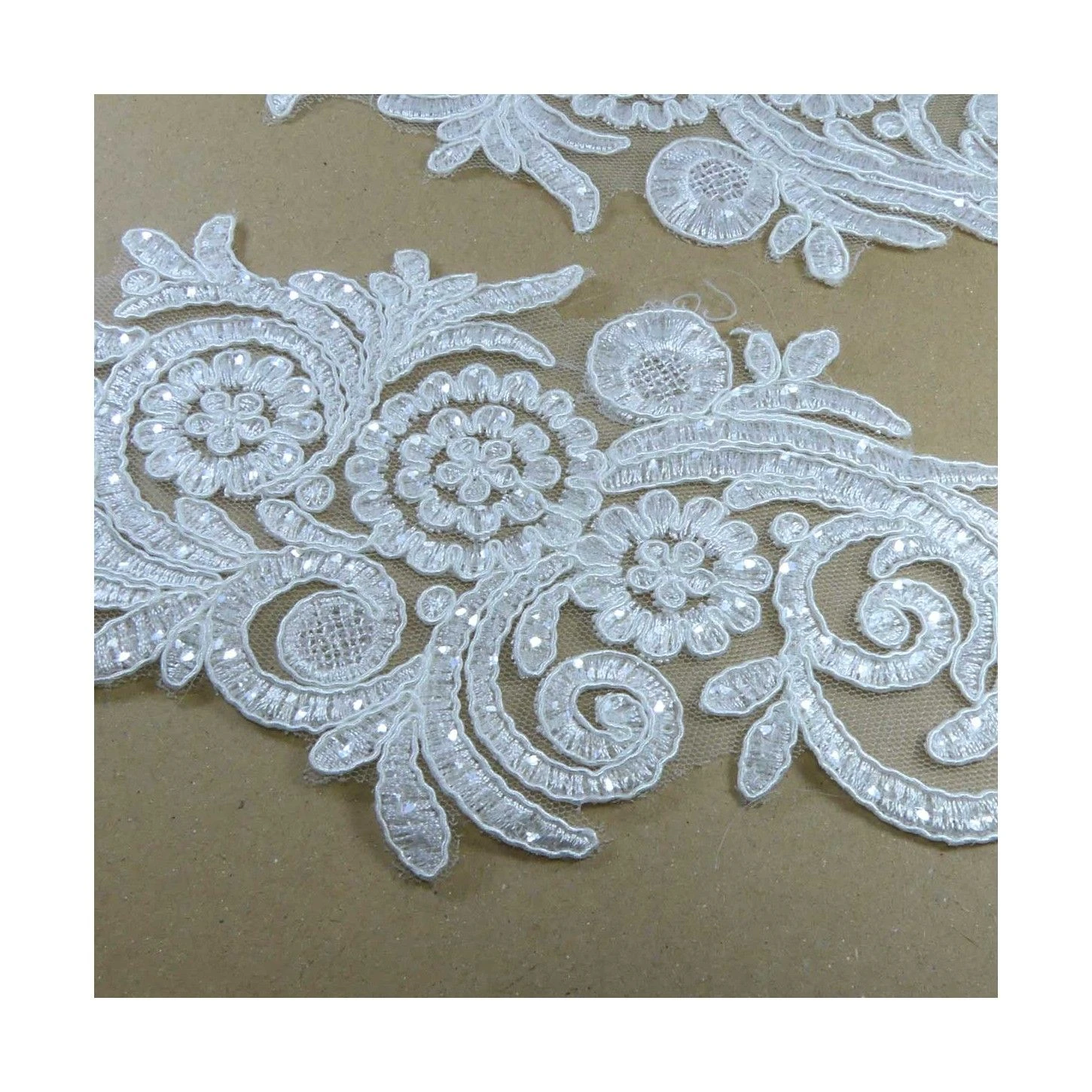 Pareja De Aplicaciones Bordadas Con Lentejuelas. Varios Colores 4 Pareja De Aplicaciones Bordadas Con Lentejuelas. Varios Colores - Imagen 2