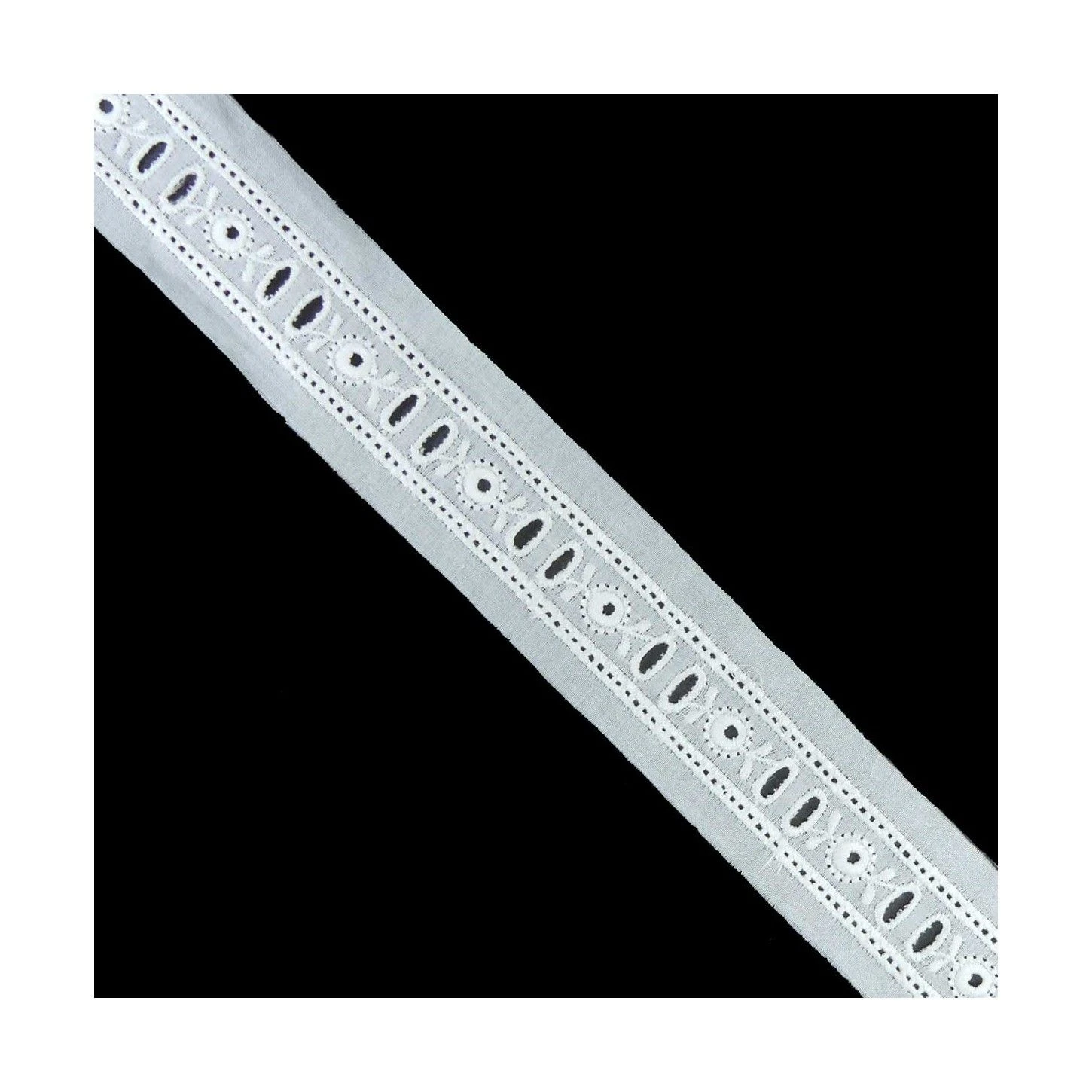 Pasacintas Bordado Blanco 1,7cm. Conjunto 18 3 Pasacintas Bordado Blanco 1,7cm. Conjunto 18