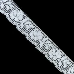 Puntilla Bolillo Rosas 3cm. Blanco