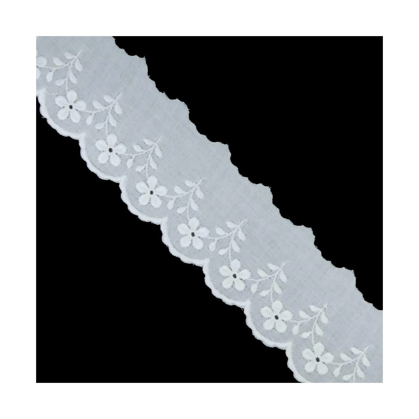 Puntilla Bordada Blanca Flor 4,5cm. Conjunto 28 3 Puntilla Bordada Blanca Flor 4,5cm. Conjunto 28