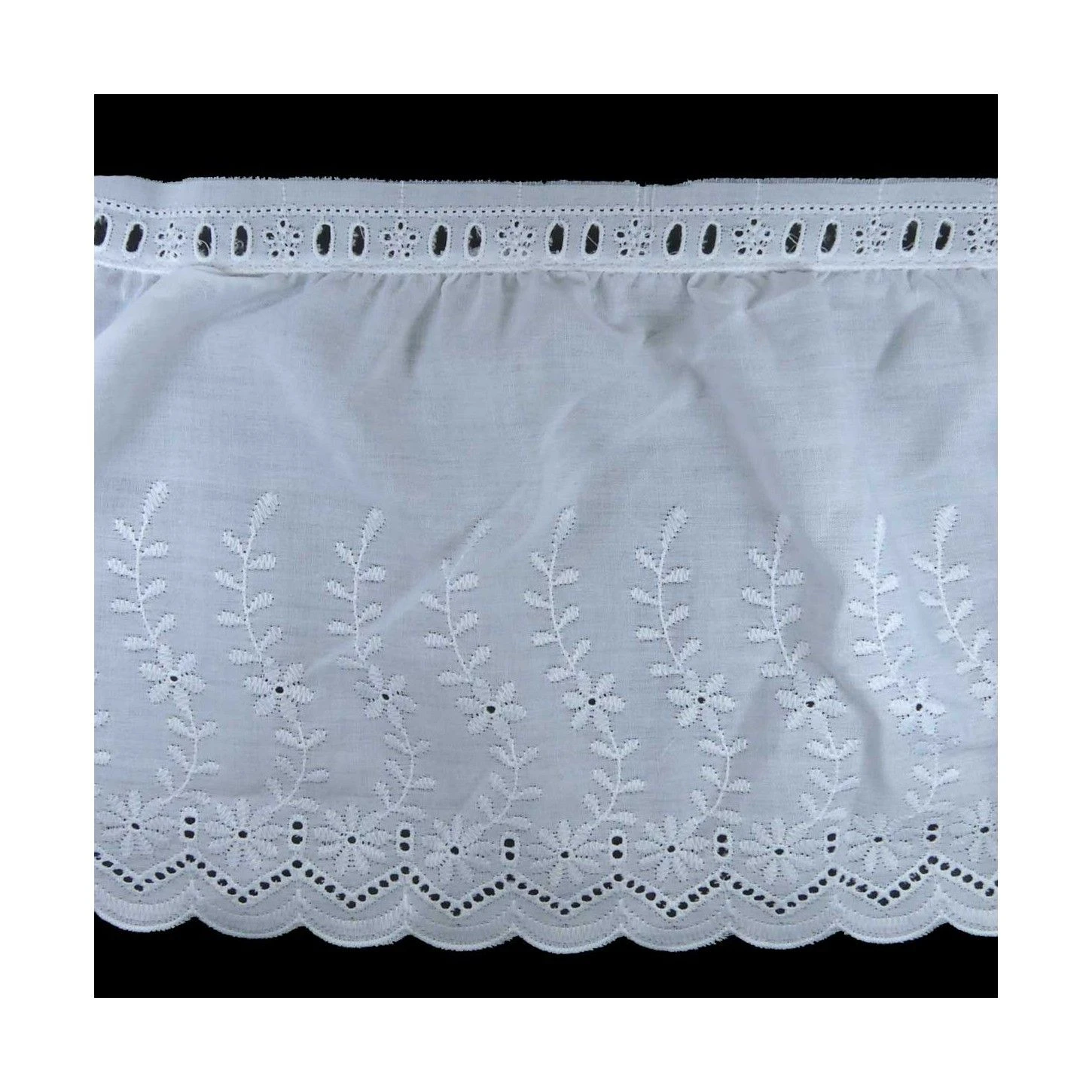 Puntilla Bordada Fruncida Ancha Blanco 17cm. Diseño Floral 3 Puntilla Bordada Fruncida Ancha Blanco 17cm. Diseño Floral