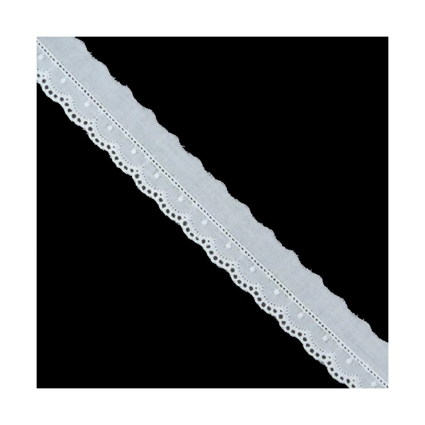 Tira Bordada Blanco Batista 25mm. Conjunto 67 3 Tira Bordada Blanco Batista 25mm. Conjunto 67