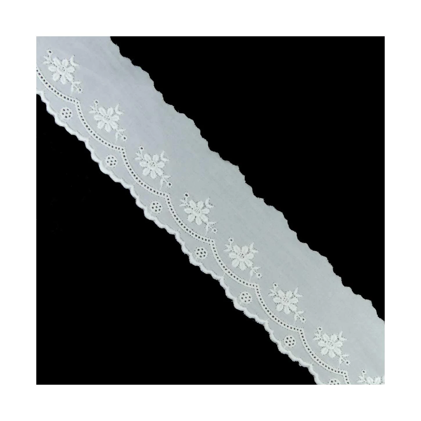 Tira Bordada Blanco Floral 4cm. Conjunto 45 3 Tira Bordada Blanco Floral 4cm. Conjunto 45