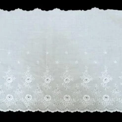 Tira Bordada Con Rosas 29cm. Blanco Roto