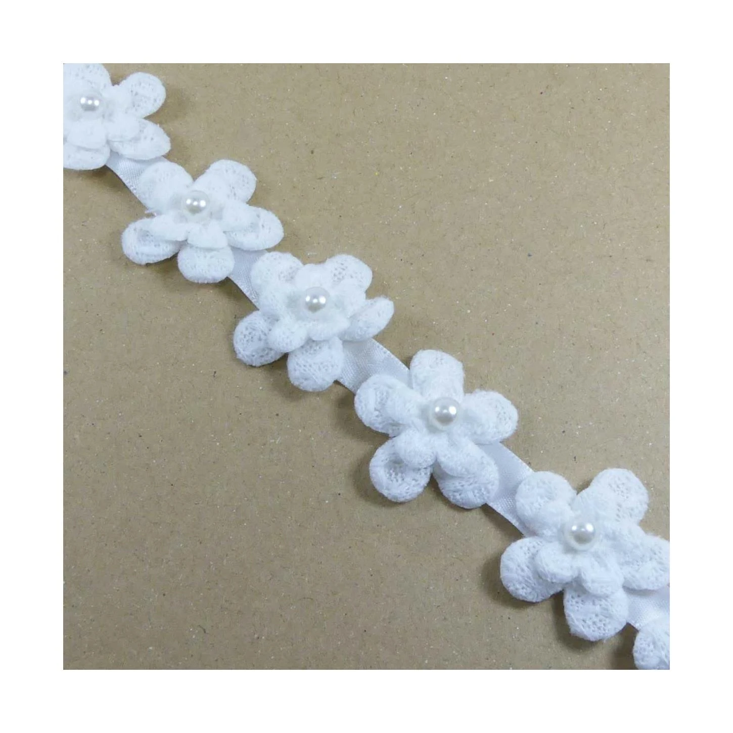 Tira De Flores De Algodón Con Perla 25mm 4 Tira De Flores De Algodón Con Perla 25mm - Imagen 2